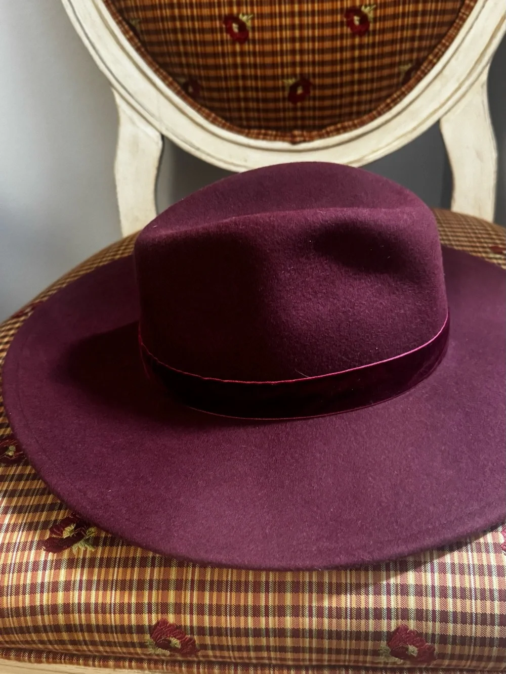 Classic Wide-Brim Felt Fedora Hat - Wine